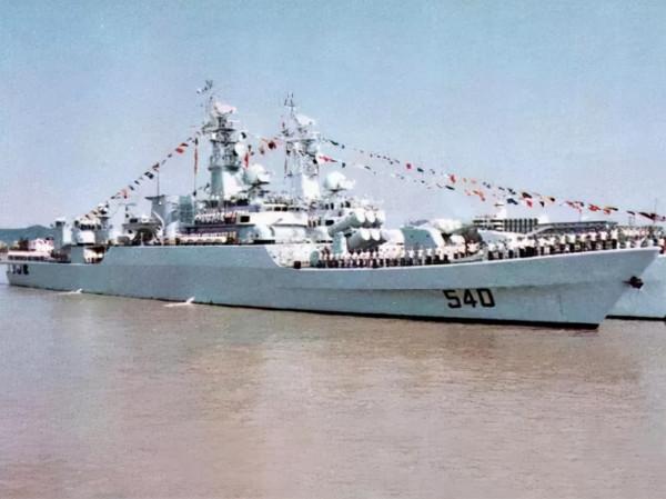 從東海護衛艦到北海神盾艦，一覺六年，夢醒後找不到家的淮南艦