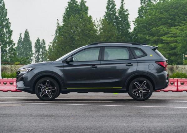 顏值升級，尺寸更大，榮威RX5 PLUS也著急了，要搶銷量