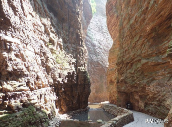 日軍偷襲黃崖洞,帶路叛徒被甩了兩耳光!敵我傷亡6比1 日軍偷襲黃崖洞,帶路叛徒被甩了兩耳光!敵我傷亡6比1