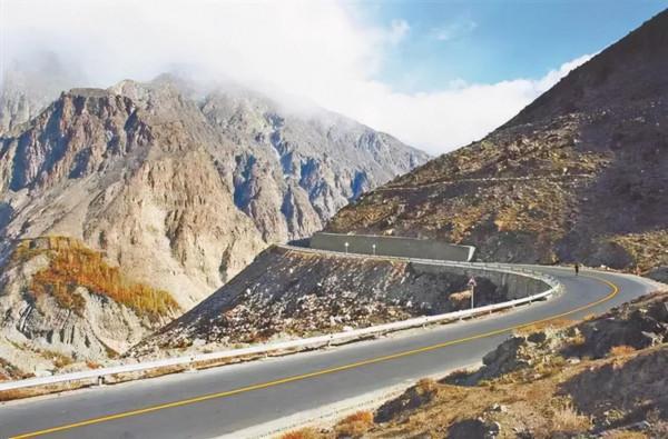 吐血整理！這10條精華自駕線路！每條線路沿途風景都無比驚豔