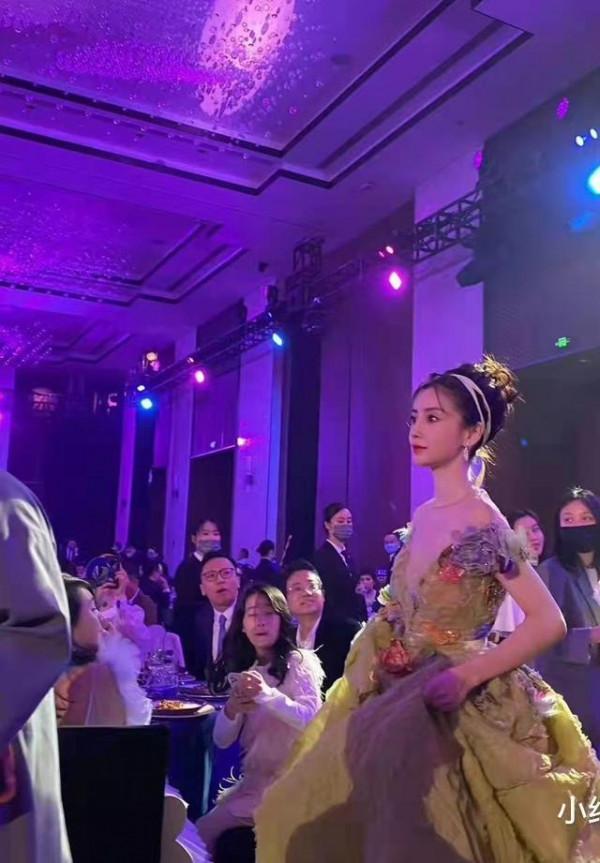 楊穎——人群中不可忽視的美貌