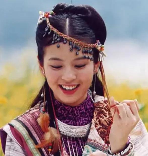 盤一盤過去古裝劇的服裝造型,跟現在的蚊帳子看看有多大差別 盤一盤過去古裝劇的服裝造型,跟現在的蚊帳子看看有多大差別