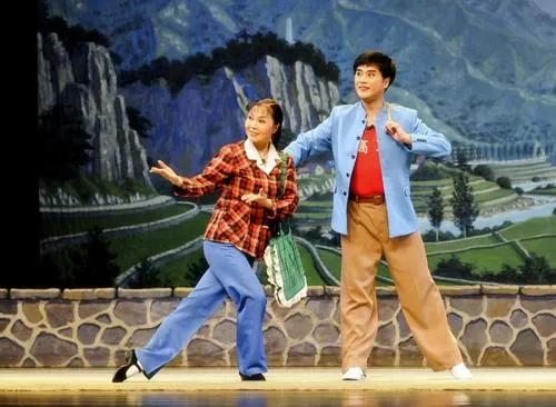 六七十年代，我們村裡的文藝宣傳隊，竟然排了幾個大戲