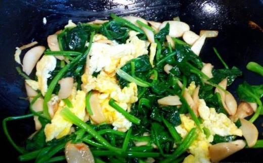 杏鮑菇炒菠菜雞蛋的家常做法