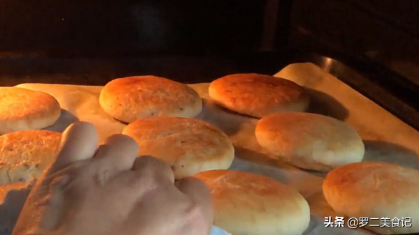 難怪早餐店的燒餅這麼好吃，做法配方告訴你，學會可以開店了