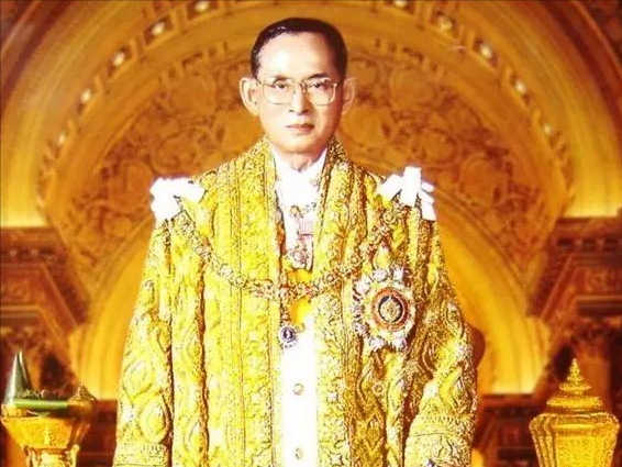 世界上最奢靡的統治者：泰國國王瑪哈到底多有錢？錢又從何而來？