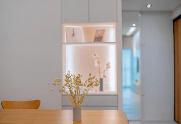 收放之間，砌成一道流動牆景