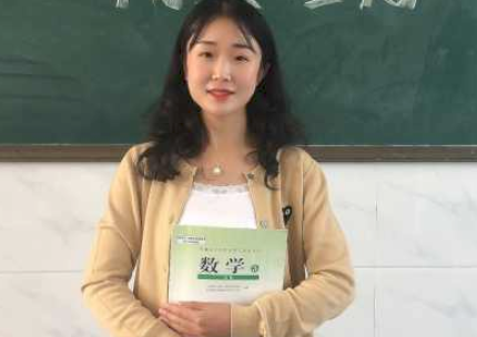 95後教師“教案”走紅，深受學生青睞，家長對此褒貶不一