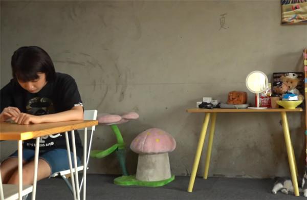 90後東北小夥在廣州買房，因沒錢裝修住3年毛坯房，網友：太灑脫