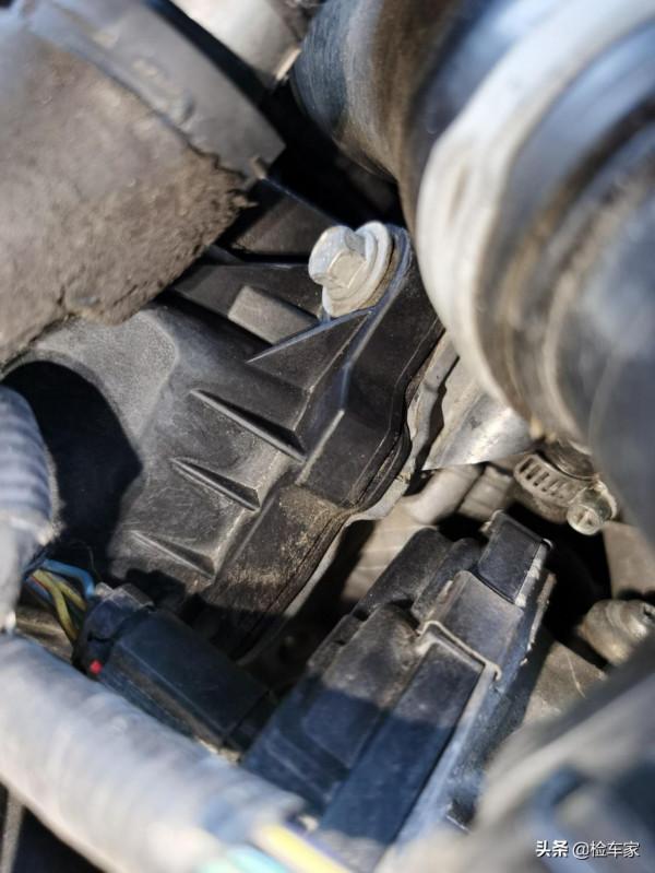 七年前的百萬級頂配捷豹XJ如今只要27萬?檢測後買家揚言砸店 七年前的百萬級頂配捷豹XJ如今只要27萬?檢測後買家揚言砸店