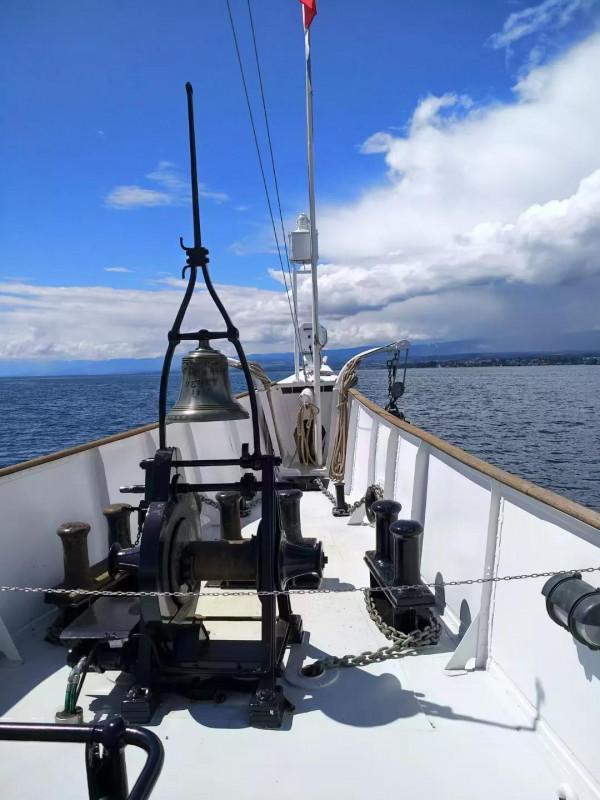 依雲礦泉水多少錢一瓶?依雲小鎮在哪裡?在法國還是瑞士 依雲礦泉水多少錢一瓶?依雲小鎮在哪裡?在法國還是瑞士