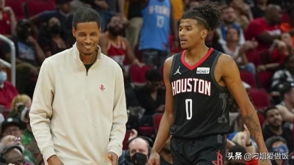 恭喜!火箭4連敗獲喜訊,11+4前鋒重回航天城,濃眉恩師看好格林 恭喜!火箭4連敗獲喜訊,11+4前鋒重回航天城,濃眉恩師看好格林