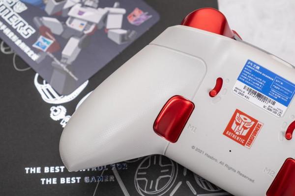 北通推變形金剛遊戲手柄限定版，再現塞伯坦的英雄史詩