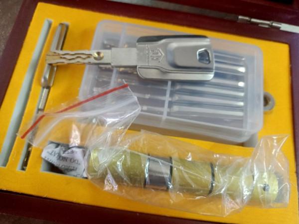 銷售商說正宗的c級鎖芯，鑰匙配不了，這是真的嗎？