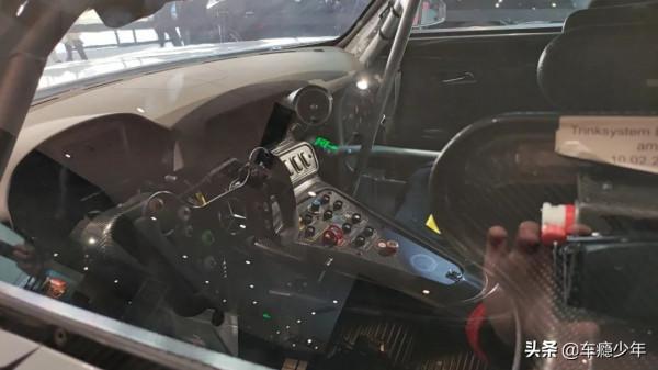 實拍賓士AMG GT3賽車！採用6.2升V8動力，國內極為罕見