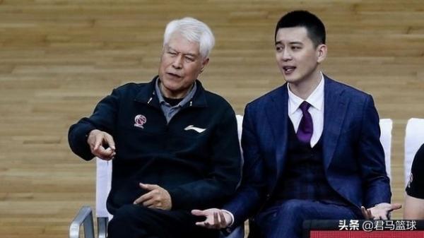 盡銳出戰!遼籃出征:蔣老督戰,周琦笑容燦爛,郭艾倫待遇不一般 盡銳出戰!遼籃出征:蔣老督戰,周琦笑容燦爛,郭艾倫待遇不一般