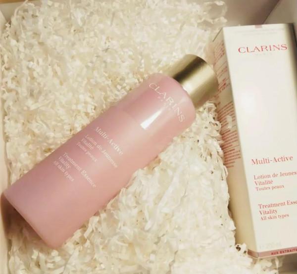 高口碑人氣好用的精華水推薦，國貨vs歐美款，究竟哪個更好用？