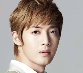 人是糊了，但他的顏值可從沒糊過