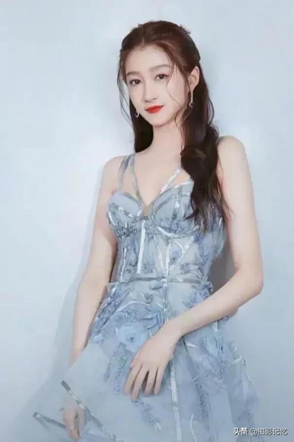 劉詩詩：氣質優雅，儀態萬端