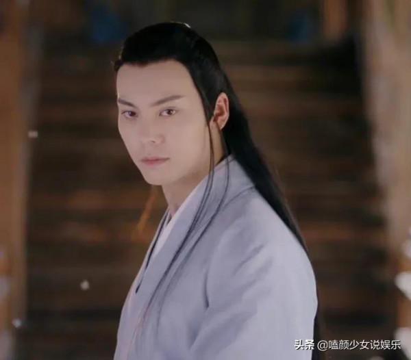 練練儀態吧，含胸駝背的古偶演員們，替身都比你們站得直