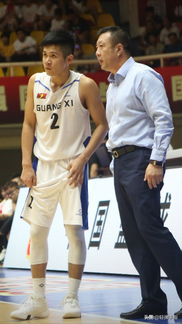 人物|漂泊一生輾轉多隊,中國籃壇“矮子傳奇”——張勇 人物|漂泊一生輾轉多隊,中國籃壇“矮子傳奇”——張勇