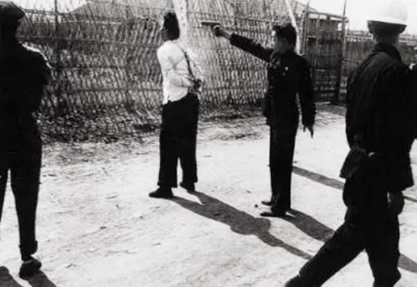 紅軍軍長被捕入獄,監獄長卻把他當老賴:趕緊讓他走,浪費飯錢 紅軍軍長被捕入獄,監獄長卻把他當老賴:趕緊讓他走,浪費飯錢