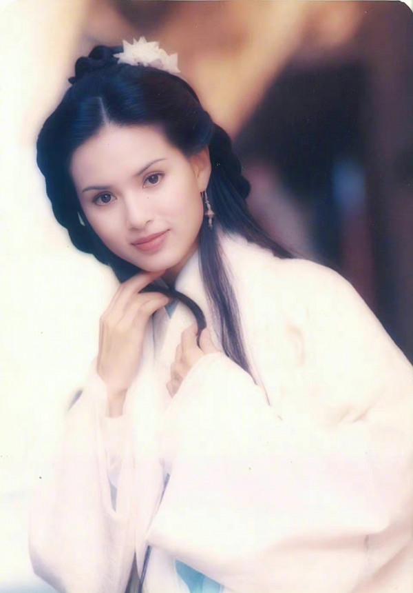 倪萍自曝年輕時最美！如果重返18歲，即使身上披塊布，也最出眾