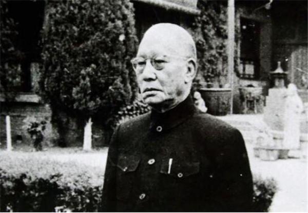 龍雲愛子被陳賡下令擊斃，龍雲悲憤不已，毛澤東：讓他自己回去看