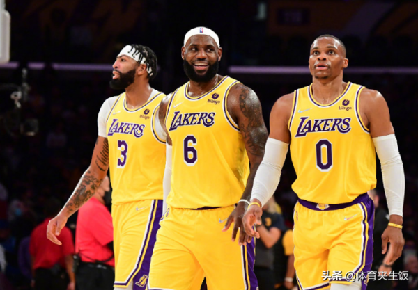 99-111！湖人爆冷遭逆轉，詹姆斯戴維斯合砍37分，威少10+10+6