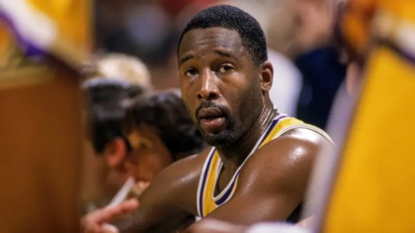 31年前,休斯敦女警,抓到了一條NBA大魚,這位球員誰還認識? 31年前,休斯敦女警,抓到了一條NBA大魚,這位球員誰還認識?