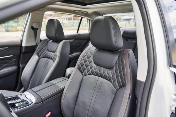 試駕賽道級寬體家轎奕炫MAX 從麗江自駕香格里拉納帕海