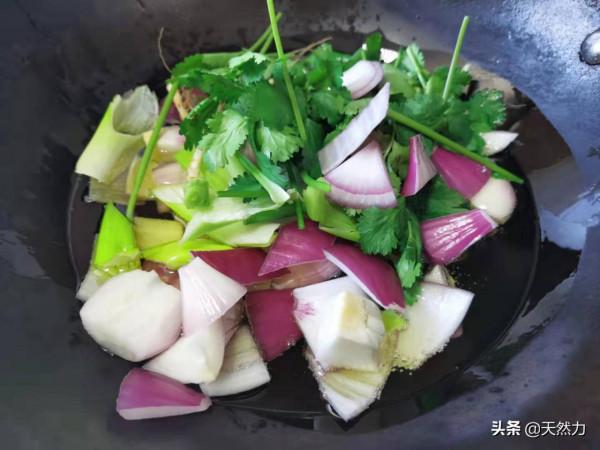 飯店的洋蔥拌木耳是怎麼做出來的，告訴你步驟和技巧，收藏好哦