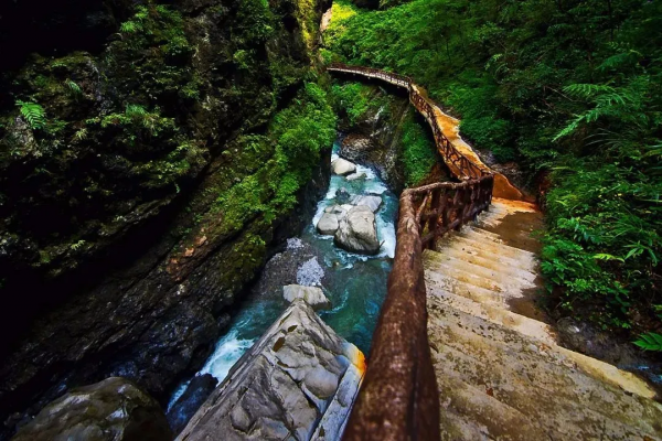 湖北恩施旅遊攻略