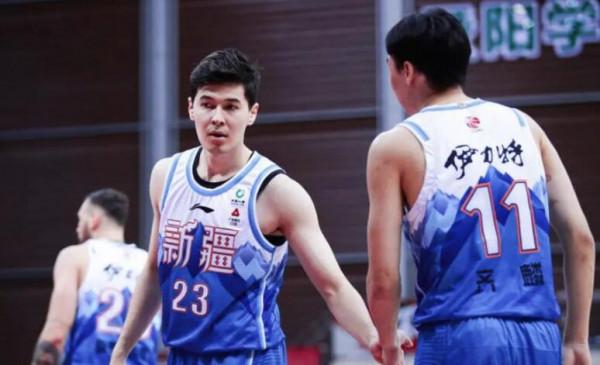 新疆隊長談周琦離隊!每個人都要承擔更多的責任 刻苦訓練迎接挑戰 新疆隊長談周琦離隊!每個人都要承擔更多的責任 刻苦訓練迎接挑戰