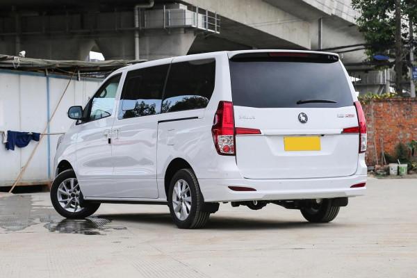 10萬能買到的3款大牌MPV，空間都很大，風行、歐尚、五菱誰更值？