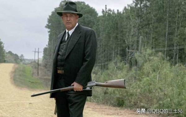 154號公路伏擊戰，警方精心設下圈套，130多槍擊斃“亡命鴛鴦”