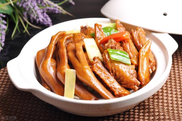 冷!冷!冷!廣東人,這幾種熱辣辣的砂煲美食,天冷吃最對味 冷!冷!冷!廣東人,這幾種熱辣辣的砂煲美食,天冷吃最對味