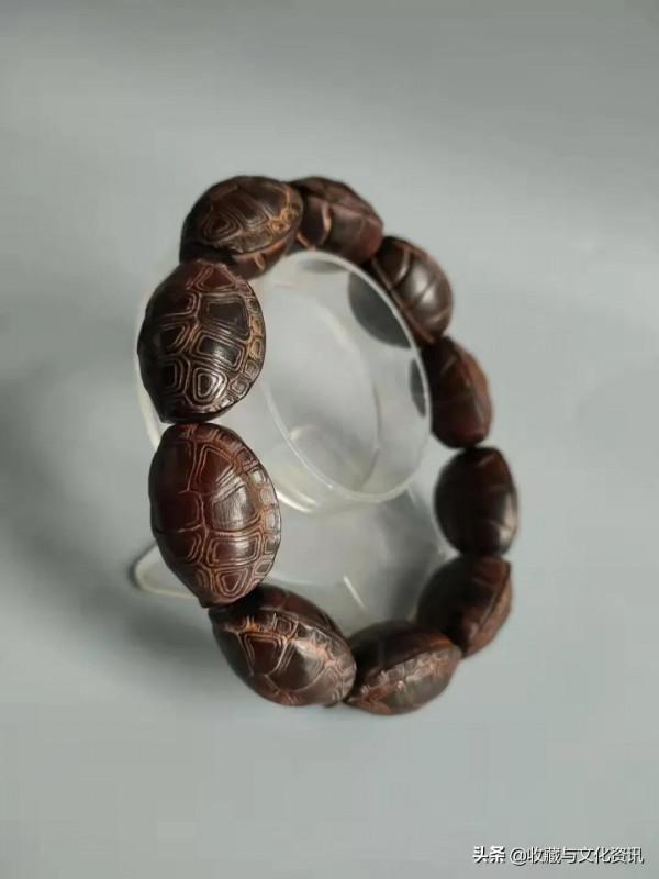 清代牛角雕刻龜殼手串鑑賞