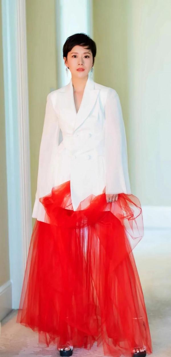 有喜歡海清的嗎?瀟灑的短髮造型和馬伊琍有得一拼 有喜歡海清的嗎?瀟灑的短髮造型和馬伊琍有得一拼