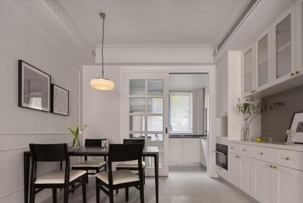 130㎡混搭風三居室，高顏值石膏線強勢入鏡，“看”為觀止