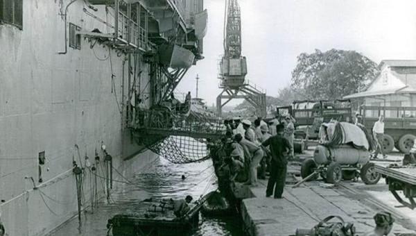 1964年,北越的蛙人有多厲害?六人巧施妙計,炸沉美軍卡德號航母 1964年,北越的蛙人有多厲害?六人巧施妙計,炸沉美軍卡德號航母