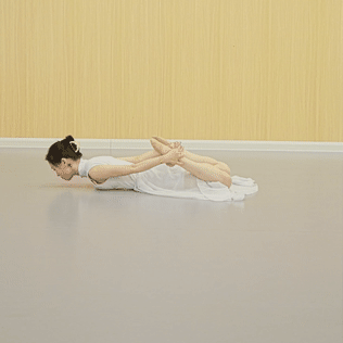 舞蹈腰部基本功如何練習更安全?一個人在家就能練習,學起來 舞蹈腰部基本功如何練習更安全?一個人在家就能練習,學起來