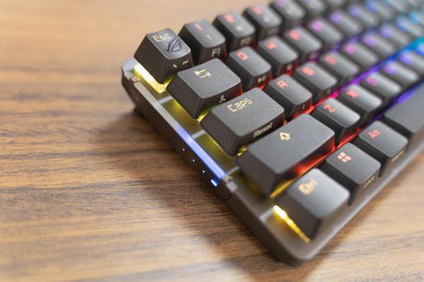 細節控的盛宴優於cherry出眾手感，ROG魔導士NX山楂紅軸機械鍵盤