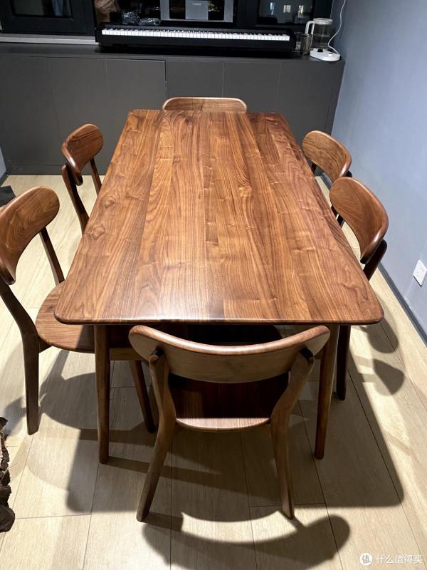 我用鹹魚裝套房-127㎡，全房更換平開斷橋鋁&plus;地暖&plus;全屋黑胡桃傢俱