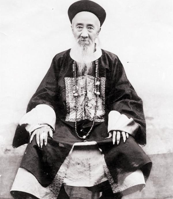 武漢大學首任校長晚年：隨蔣去往臺灣，退休後常嘆氣落淚