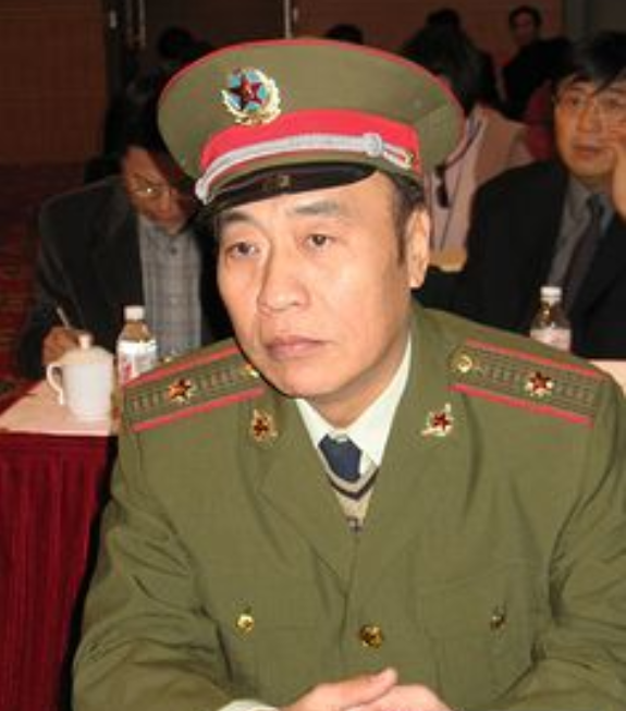 84年王伍福二次扮演朱德，康克清看後激動落淚：真太像了，太像了