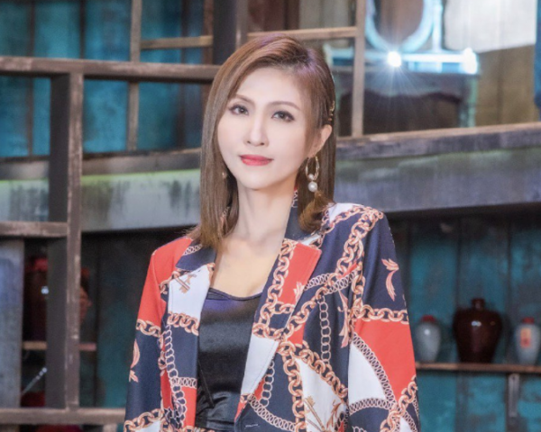 女星突發車禍撞成腦震盪，渾身傷痕遇路人救命，現場畫面也曝光