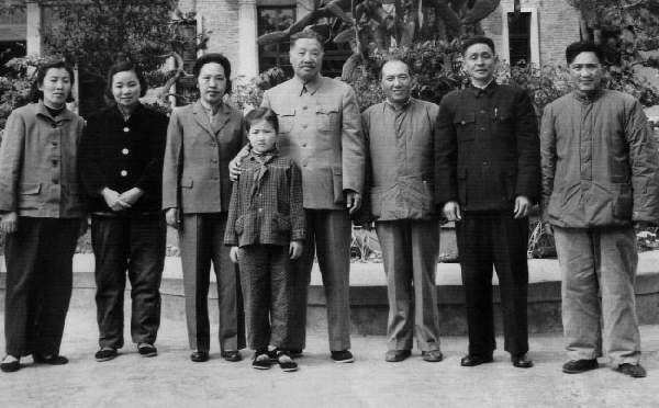 吉田大隊從沒打過敗仗，被我軍全殲後吉田自盡，賀龍唯一一次負傷