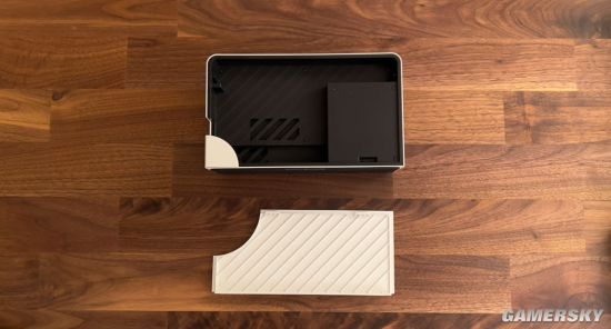 IGN公佈NS OLED與原版NS對比 全新底座、邊框更薄