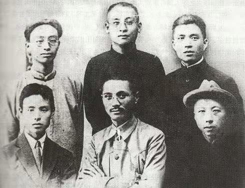 1931年，王亞樵派人刺殺蔣介石，路邊丟棄一條火腿，行動功敗垂成